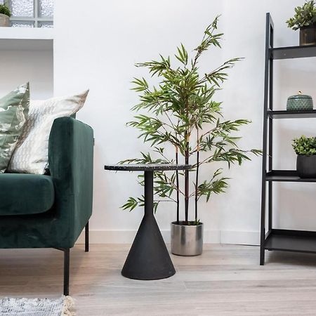Four Bedroom Apartment, Old Town Bucharest Luaran gambar
