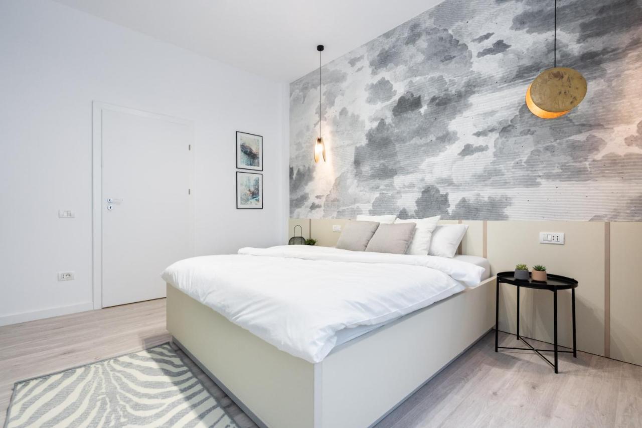Four Bedroom Apartment, Old Town Bucharest Luaran gambar