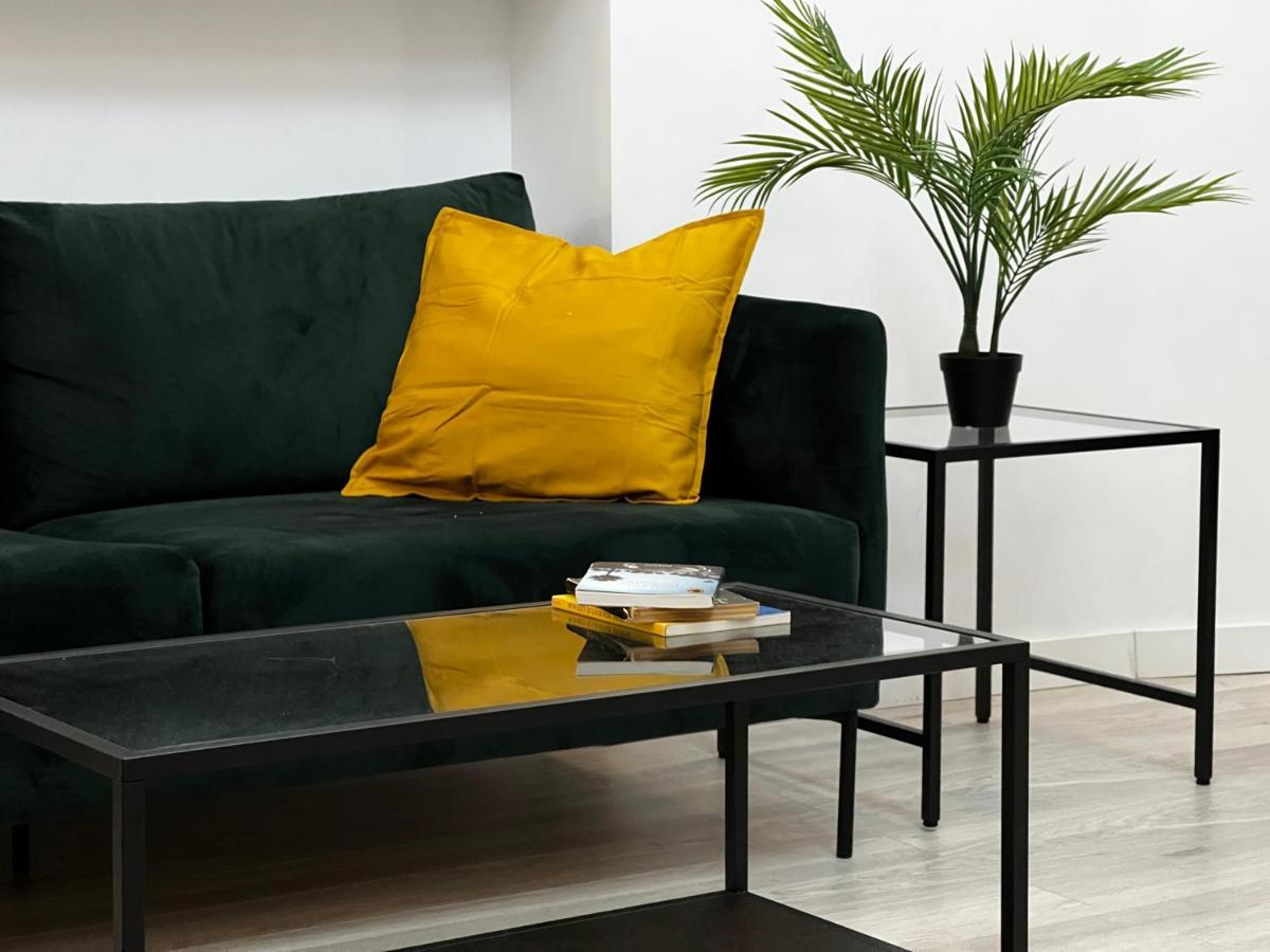 Four Bedroom Apartment, Old Town Bucharest Luaran gambar