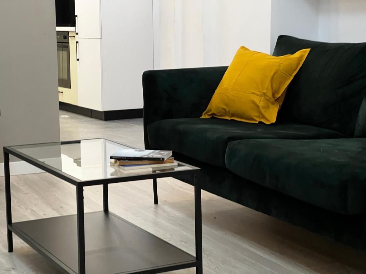Four Bedroom Apartment, Old Town Bucharest Luaran gambar