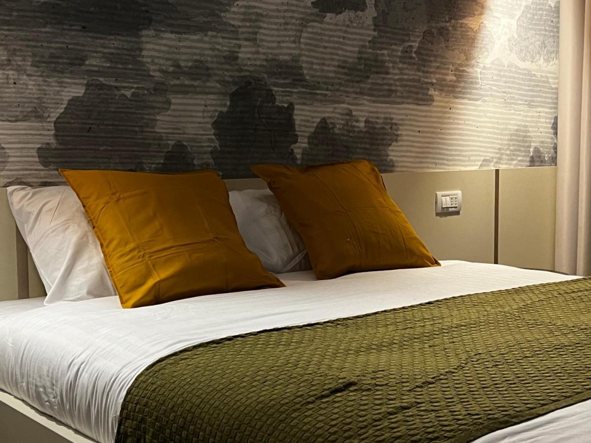 Four Bedroom Apartment, Old Town Bucharest Luaran gambar