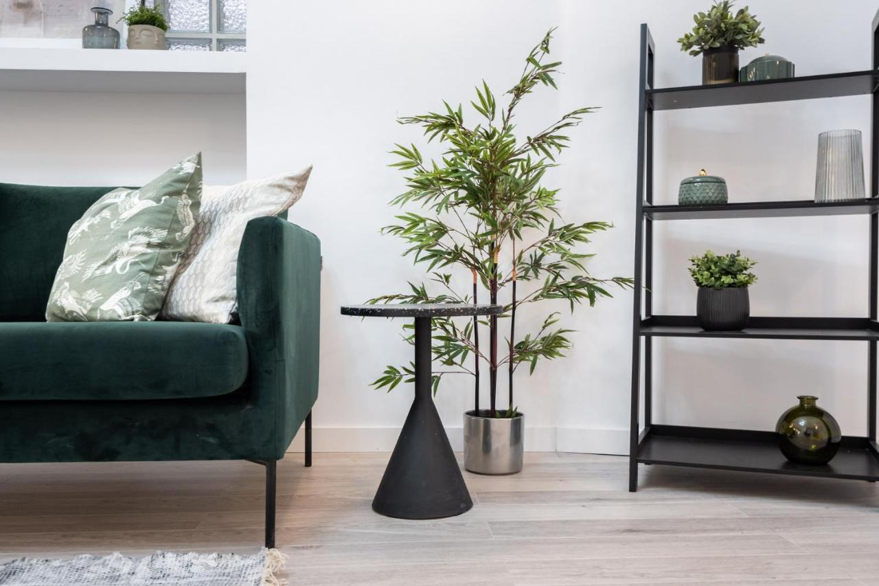 Four Bedroom Apartment, Old Town Bucharest Luaran gambar