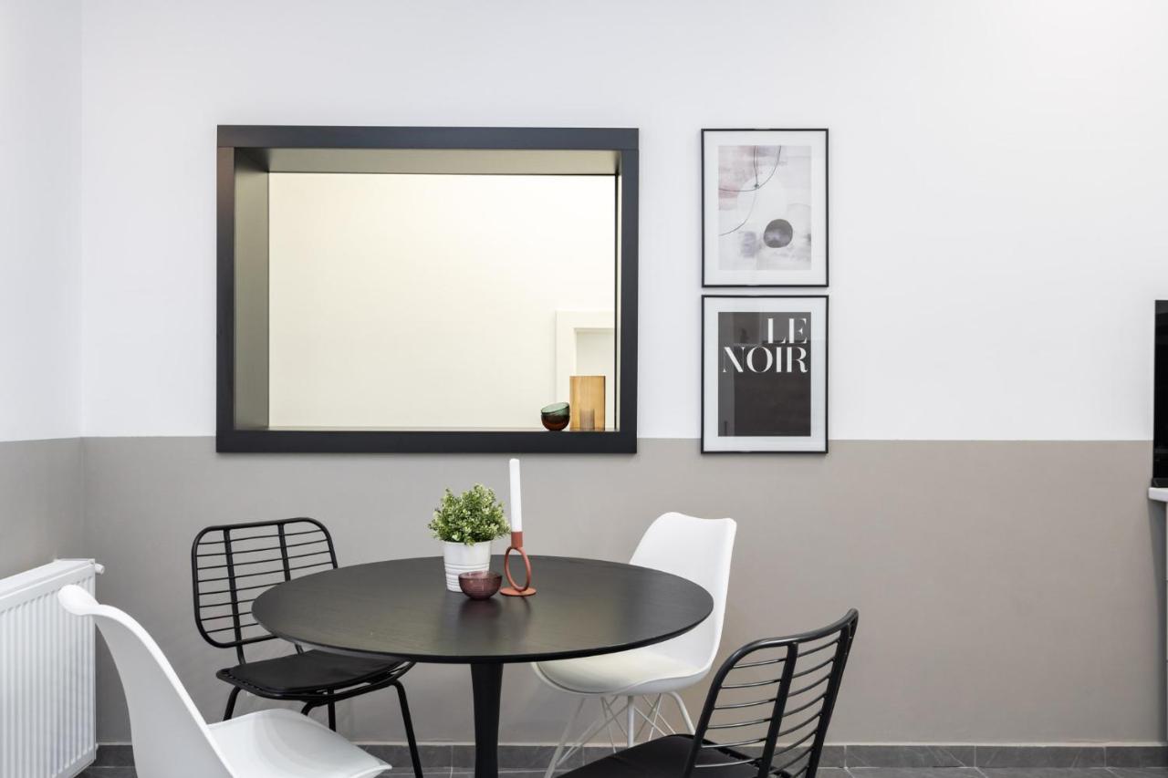 Four Bedroom Apartment, Old Town Bucharest Luaran gambar