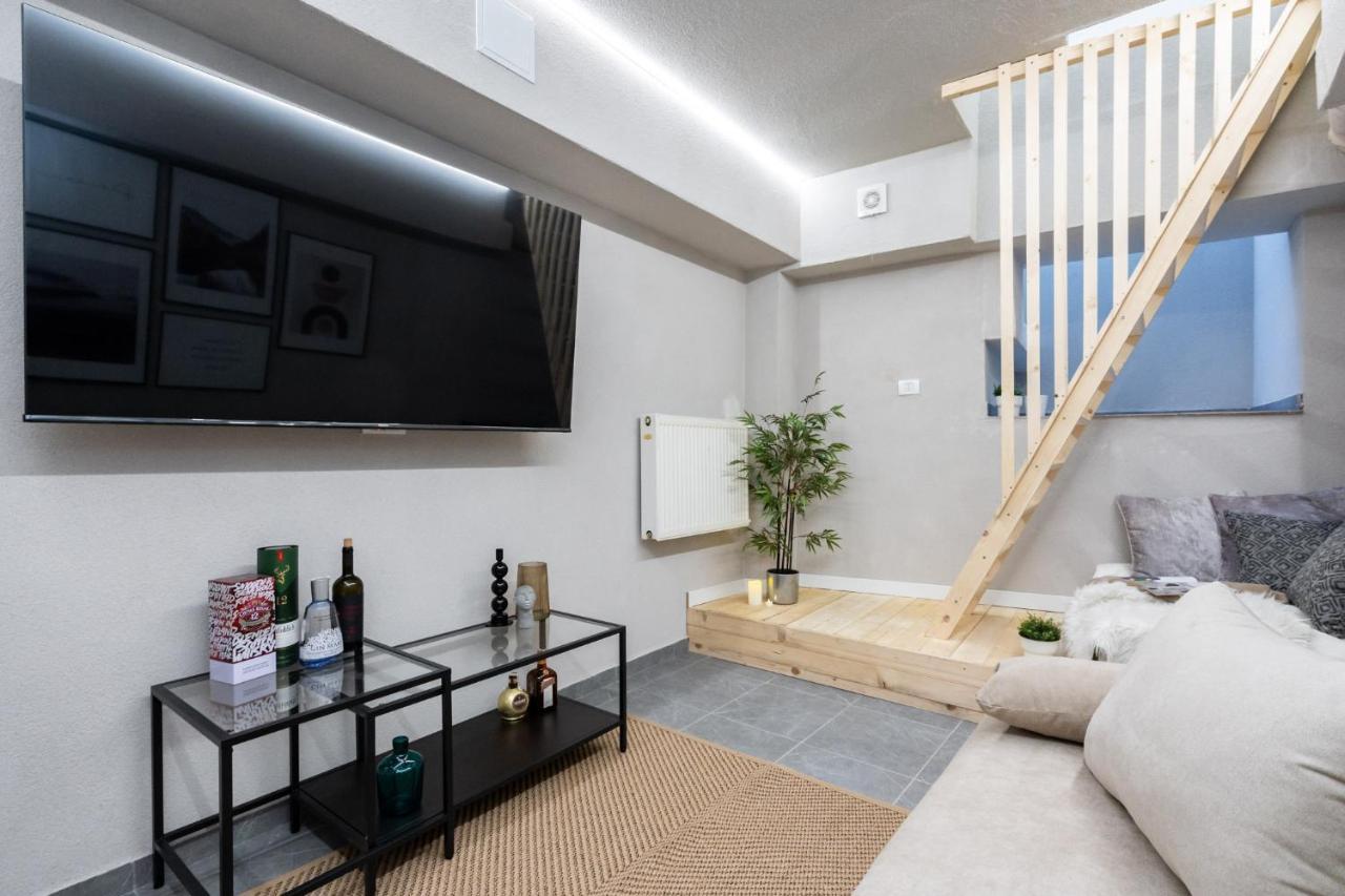 Four Bedroom Apartment, Old Town Bucharest Luaran gambar