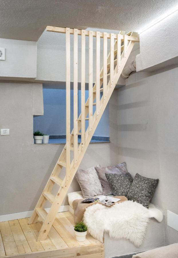 Four Bedroom Apartment, Old Town Bucharest Luaran gambar